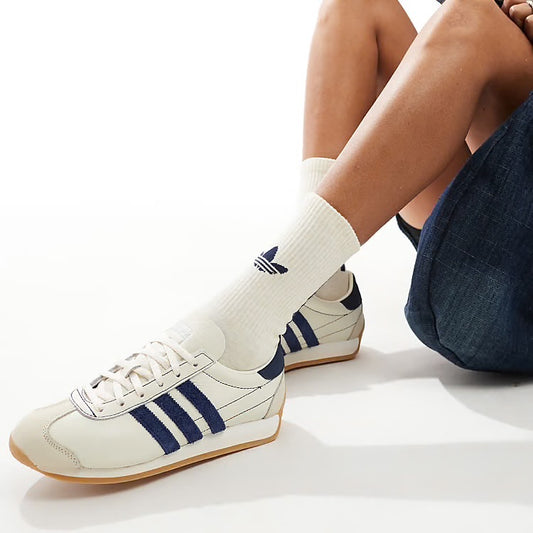 Adidas Originals Country OG Trainers in Off-White and Indigo BNIB - Size 7.5 (Fits like an 8)