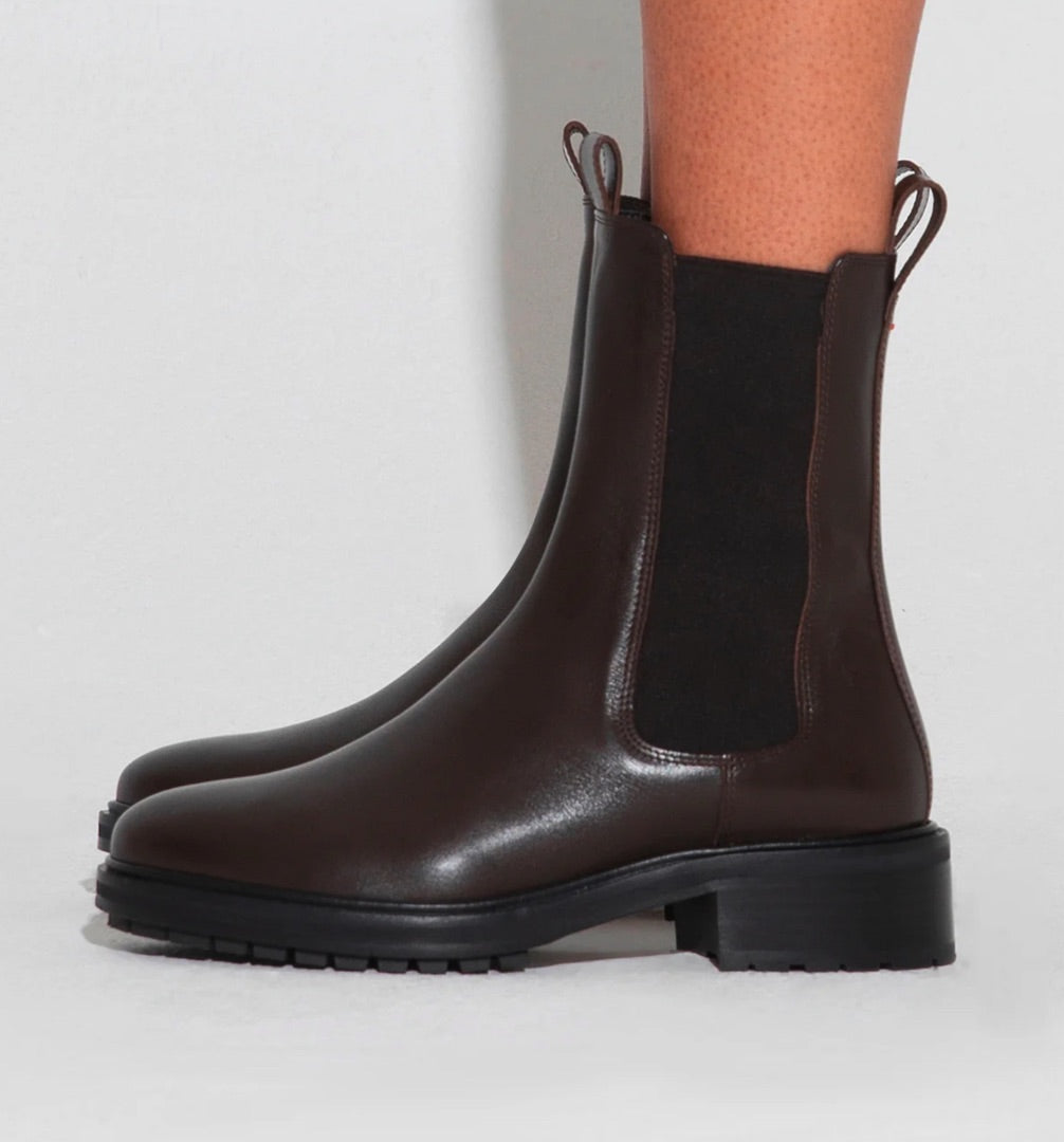 Aeyde Jack Chelsea Boots - Size 7