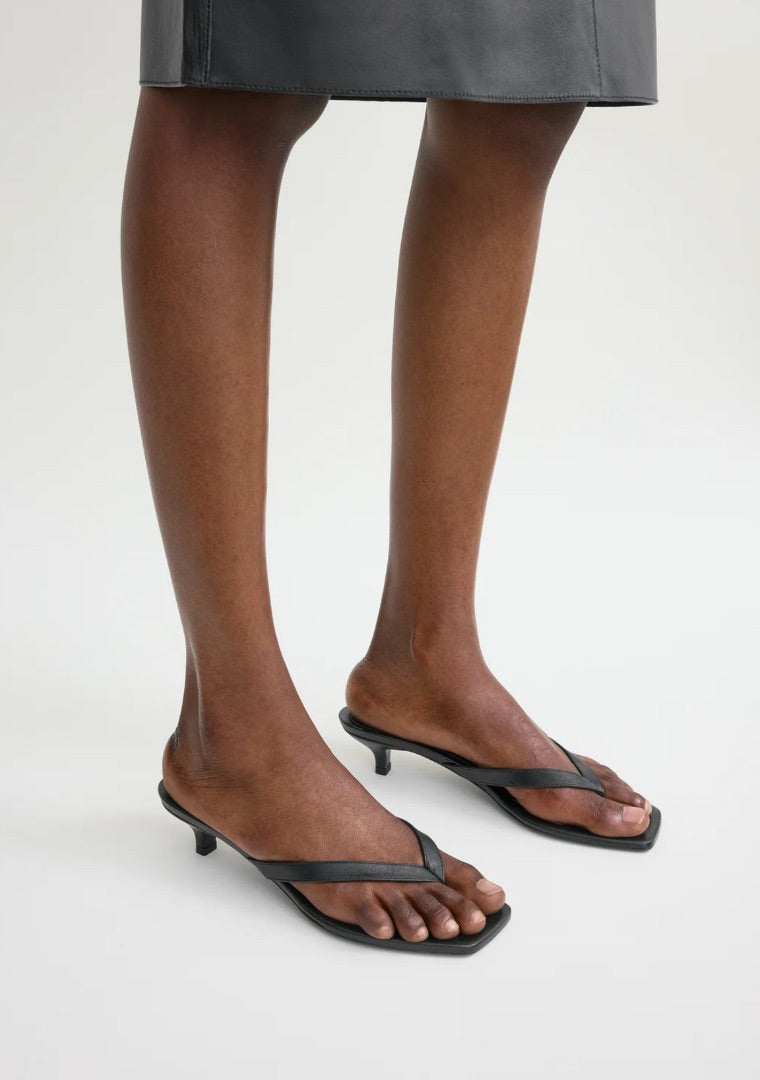 Toteme Leather Heeled Flip Flops (New) - Size 38