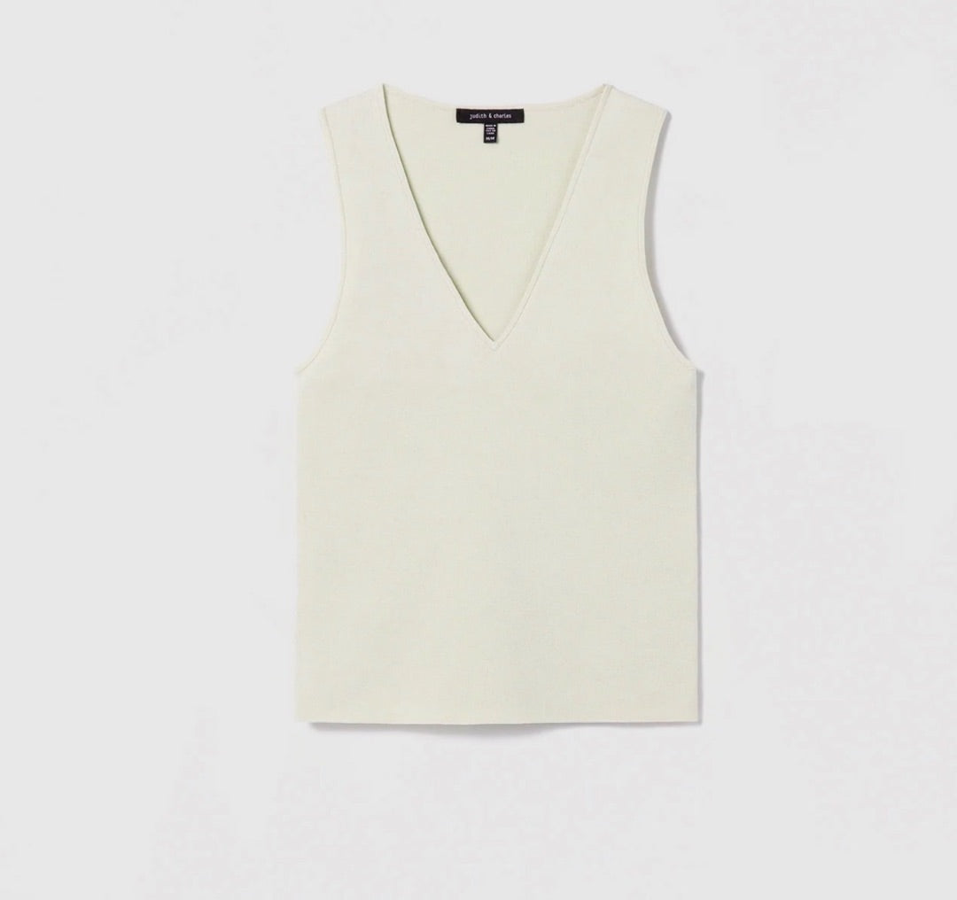 Judith & Charles Silk-Cotton Stretch V-Neck Knit Shell in Ivory - Size Large