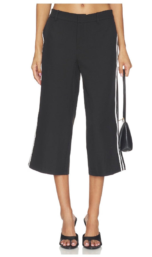 Lioness Genesis Capri Pants Black BNWT - Size 2