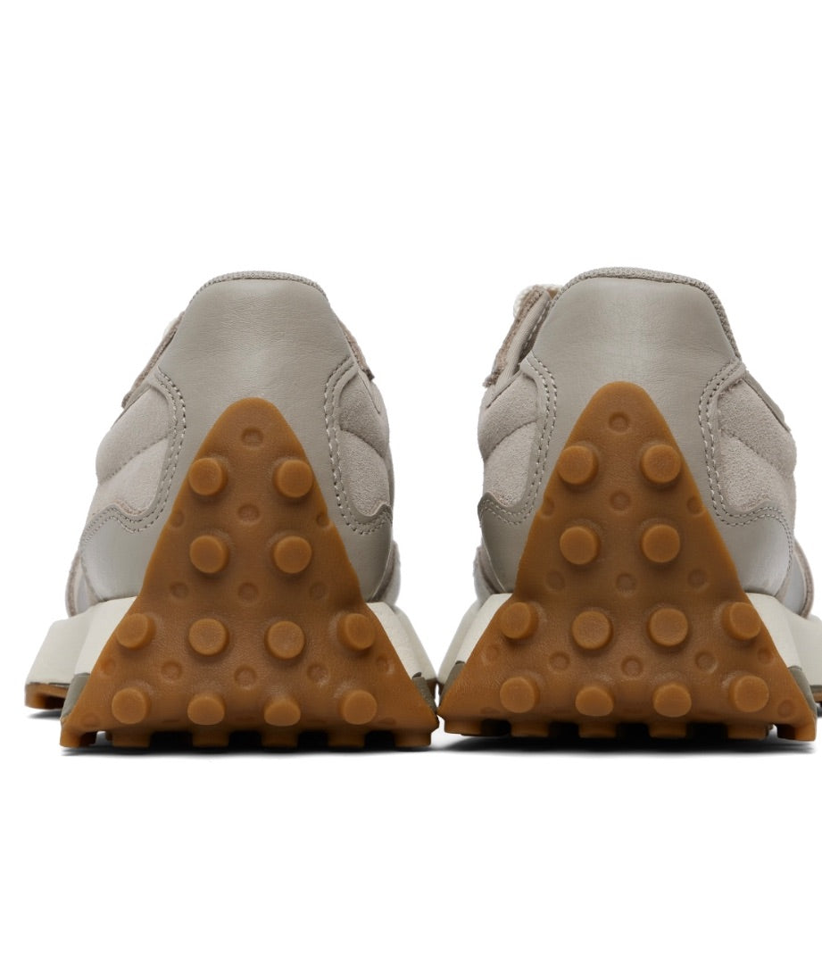 New Balance 327 Taupe 8